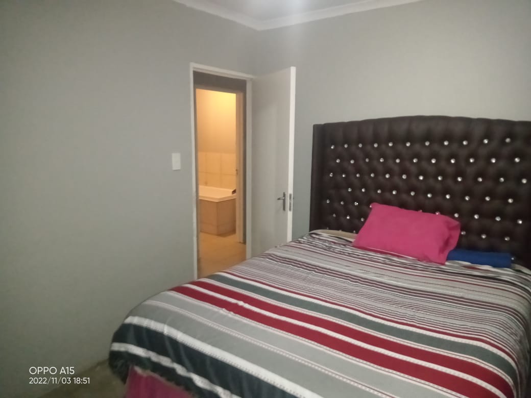 e6a79da4-6e2f-4539-818f-889f7c9713eb