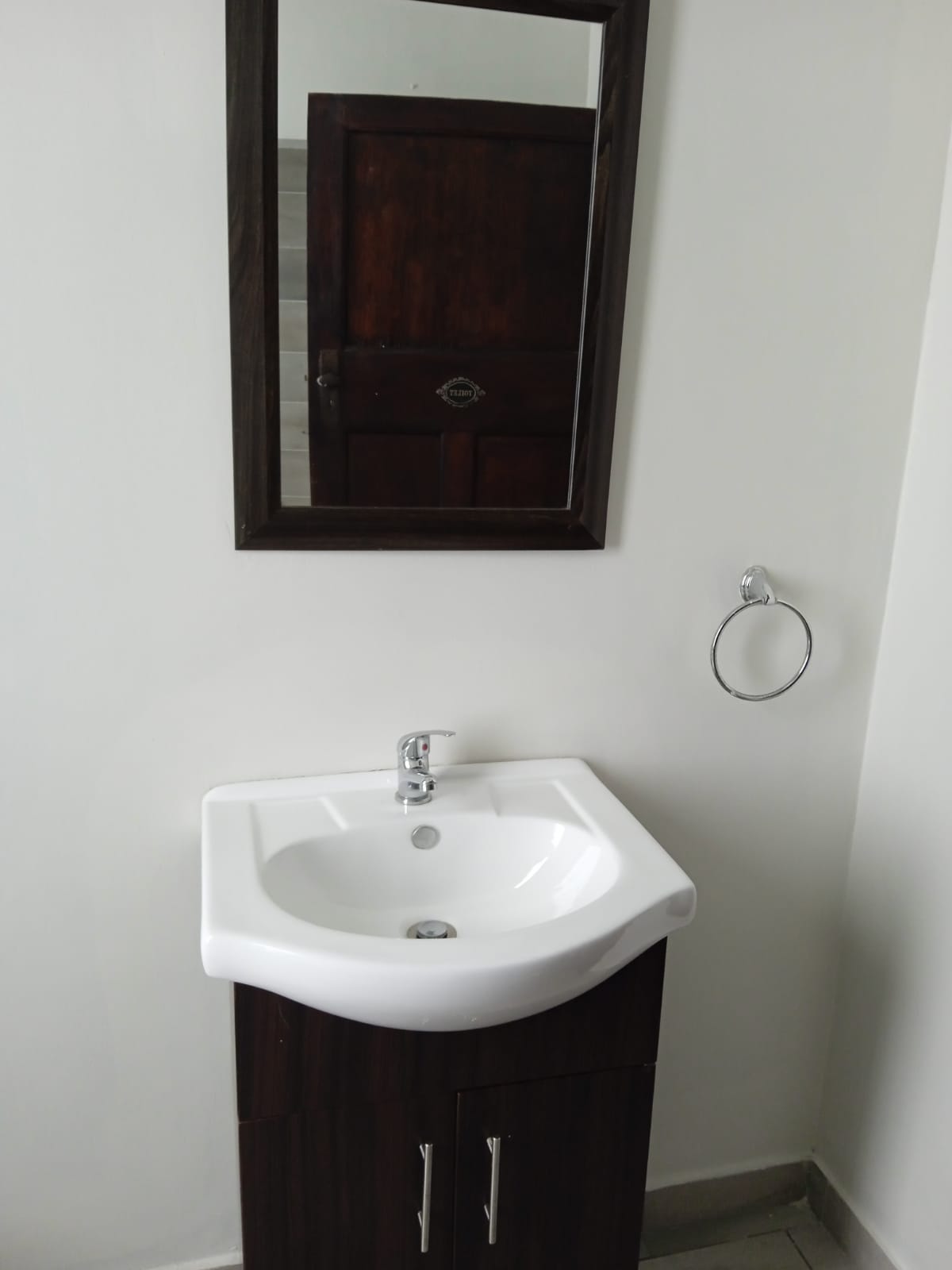 ead5b499-79f3-4c41-9c28-5c2445733154