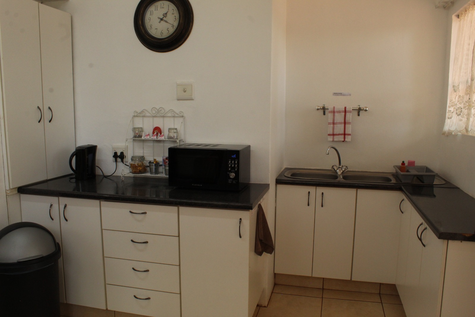 22d72dda-4f94-485b-9dfb-f0e7909a2f27