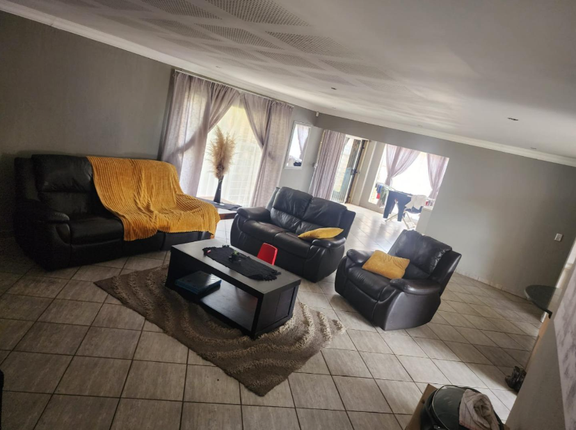 2 Bedroom 2.5 Bathrooms Pet Friendly House Pool Rangeview Krugersdorp