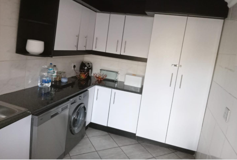 2 Bedroom 2.5 Bathrooms Pet Friendly House Pool Rangeview Krugersdorp