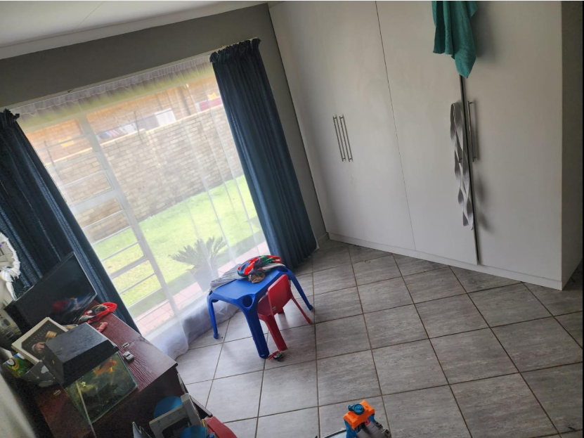 2 Bedroom 2.5 Bathrooms Pet Friendly House Pool Rangeview Krugersdorp