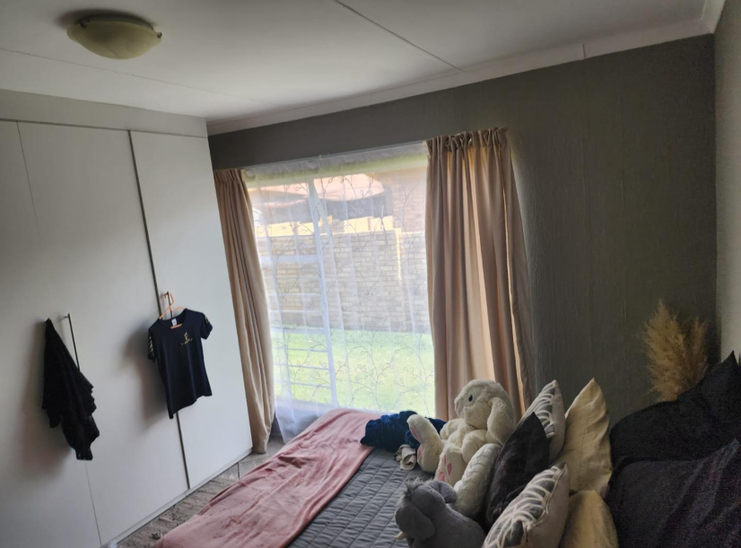 2 Bedroom 2.5 Bathrooms Pet Friendly House Pool Rangeview Krugersdorp