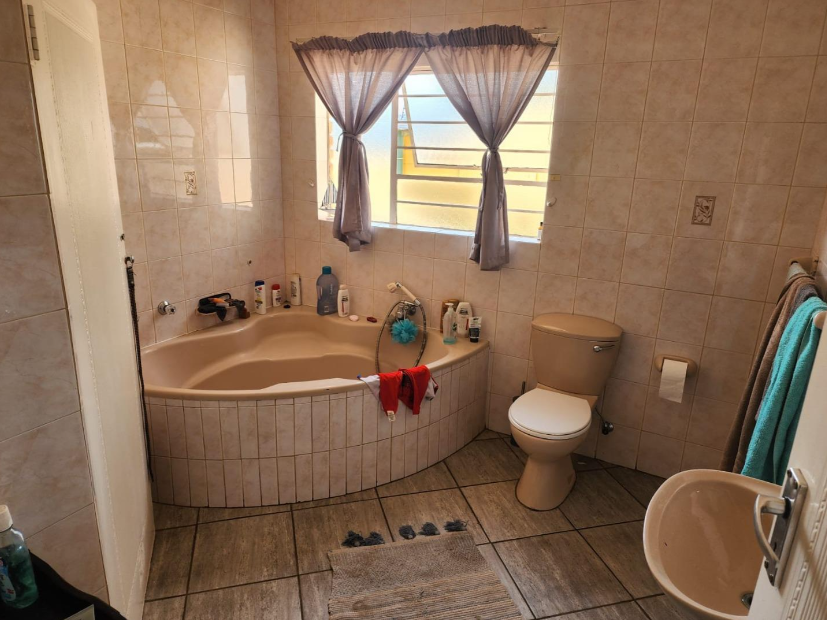 2 Bedroom 2.5 Bathrooms Pet Friendly House Pool Rangeview Krugersdorp