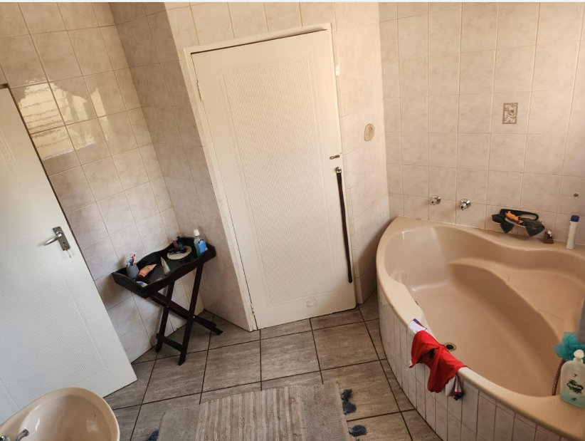 2 Bedroom 2.5 Bathrooms Pet Friendly House Pool Rangeview Krugersdorp