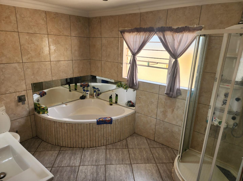 2 Bedroom 2.5 Bathrooms Pet Friendly House Pool Rangeview Krugersdorp