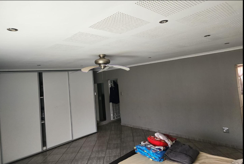 2 Bedroom 2.5 Bathrooms Pet Friendly House Pool Rangeview Krugersdorp