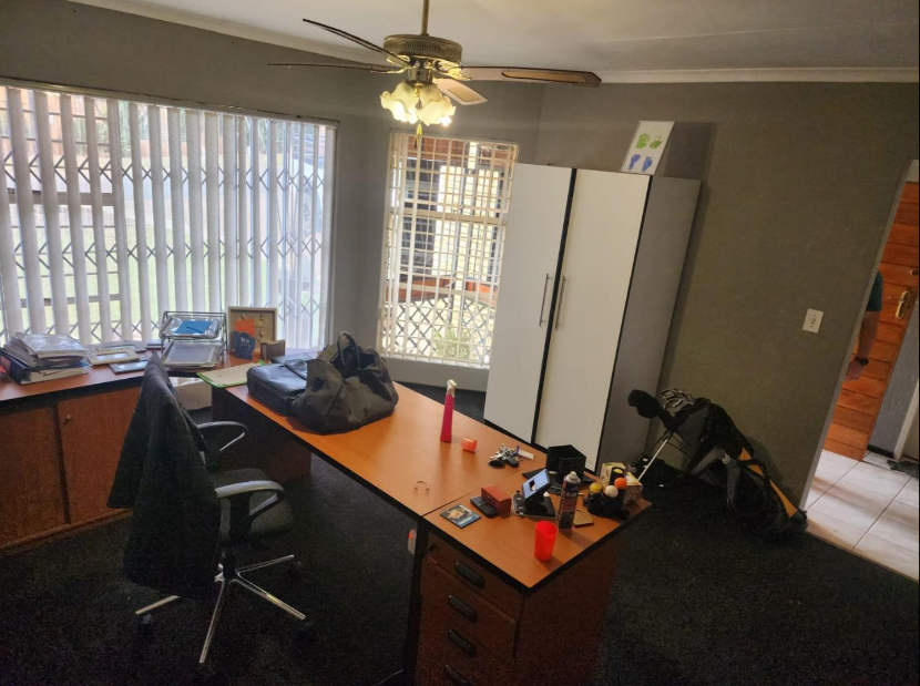 2 Bedroom 2.5 Bathrooms Pet Friendly House Pool Rangeview Krugersdorp