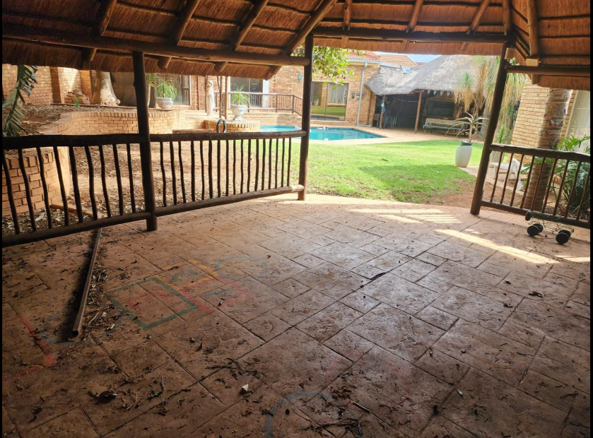 2 Bedroom 2.5 Bathrooms Pet Friendly House Pool Rangeview Krugersdorp